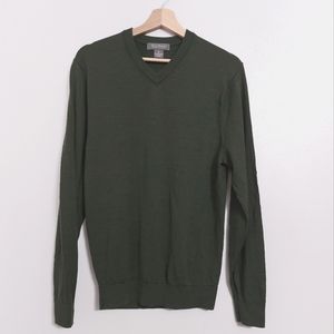 Extra fine Merino wool V-neck sweater